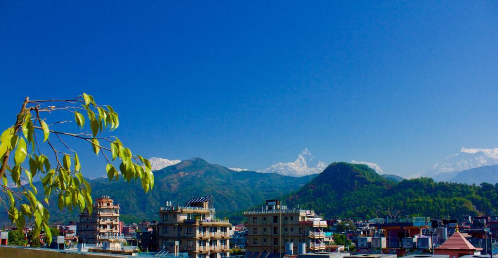 Hotel Himalayan Inn Покхара Экстерьер фото