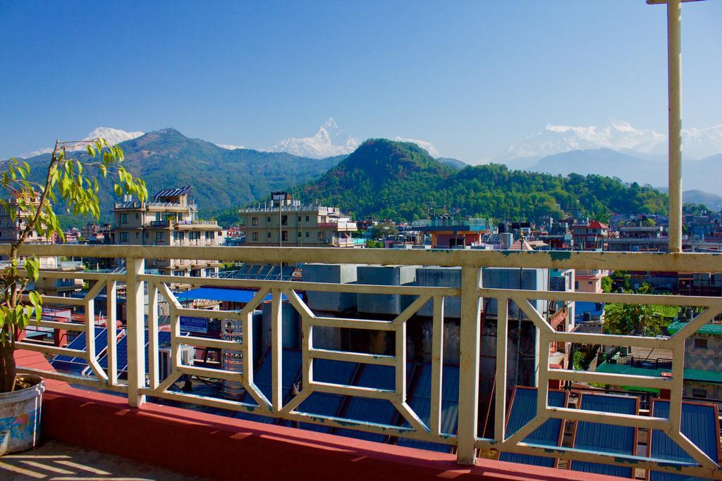 Hotel Himalayan Inn Покхара Экстерьер фото
